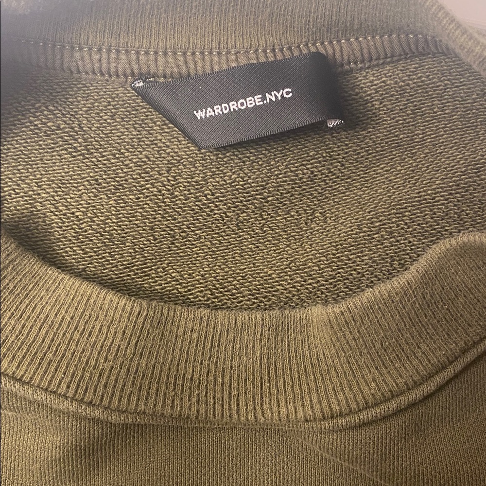 Hailey Bieber Wardrobe NYC Olive Green Cropped Sweatshirt - Picture 13 of 13